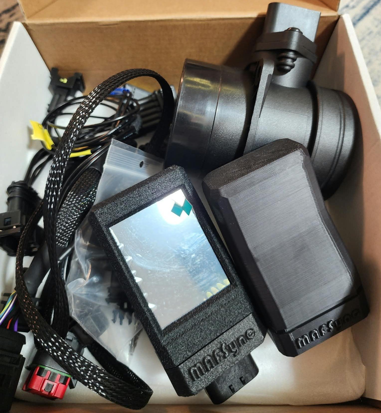 MAFSync DataLogger Kit: DL-6 display, MAFSync module, MAF sensor and harness